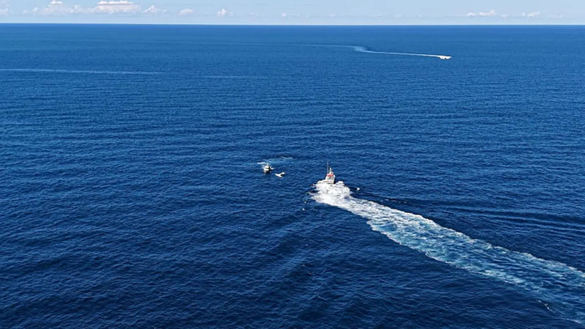 Son dakika: Gürcistan'dan kalkan uçak Rize'de denize acil iniş yaptı haber görseli