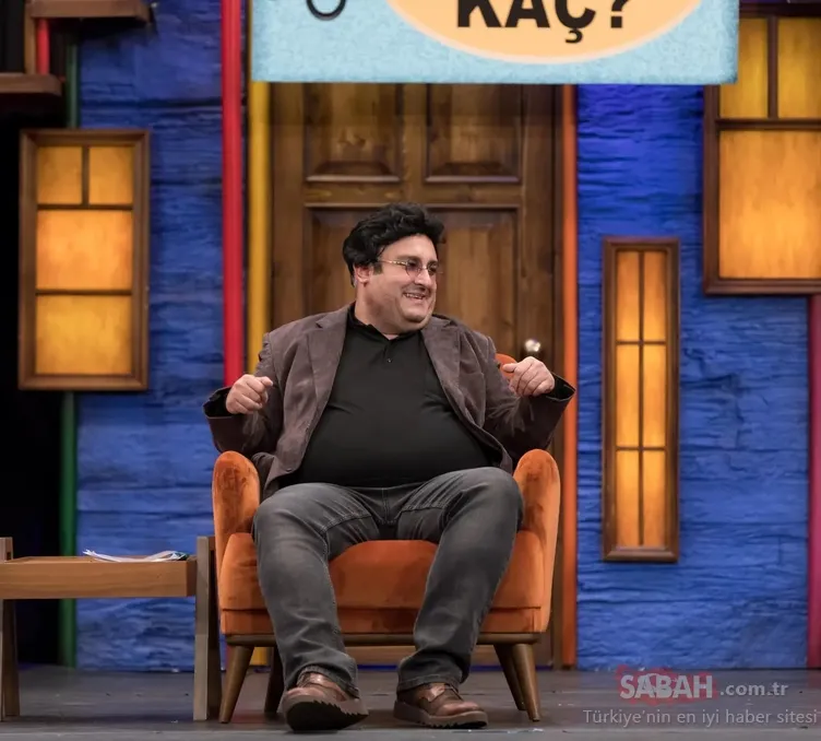 Nez gitti eski eş ile yeni kare geldi! Oyuncu Rüştü Onur Atilla’nın şarkıcı Nez ile aşkı hızlı bitmişti... Eski eşler okul yolunda el ele poz verdiler!