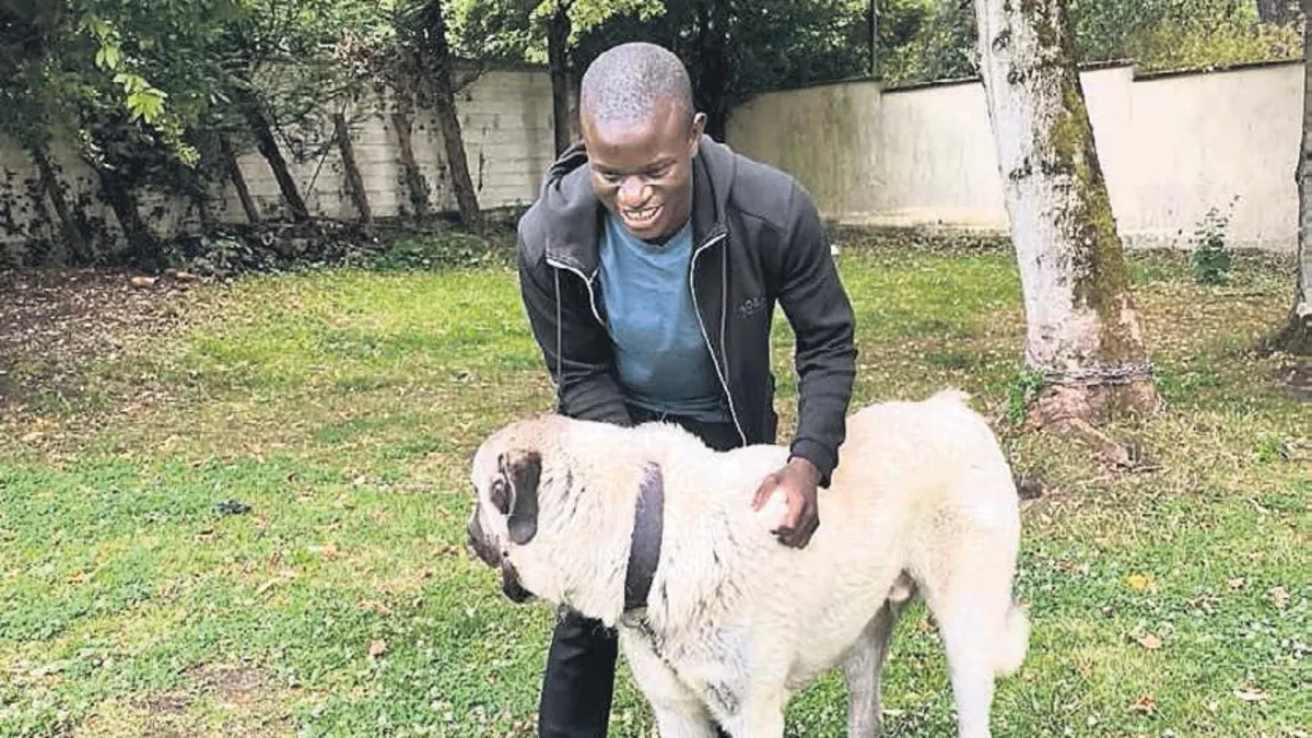 "İsrafı sevmez, yemeğin her lokmasına değer verir" "İsrafı sevmez, yemeğin her lokmasına değer verir"