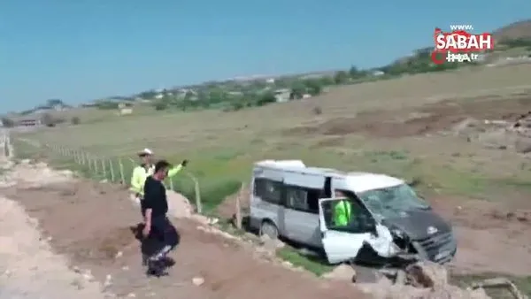 Öğrenci servisinin otomobille çarpıştığı kazada 8 kişi yaralandı | Video
