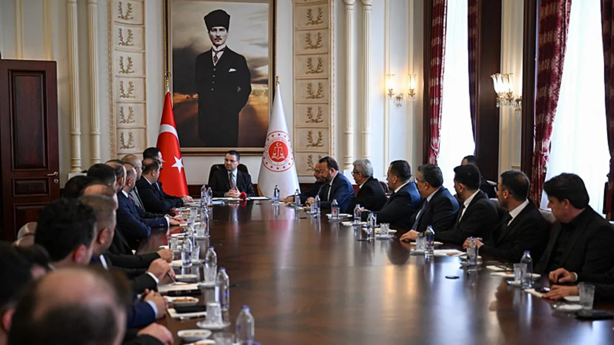 Bakan Gürlek, Nevşehirli iş insanlarını kabul etti! Bakan Gürlek, Nevşehirli iş insanlarını kabul etti!