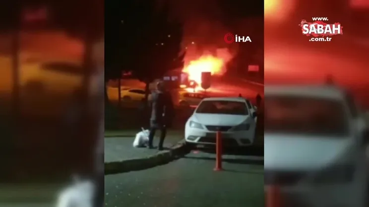 Hastane önünde minibüs alev topuna döndü | Video