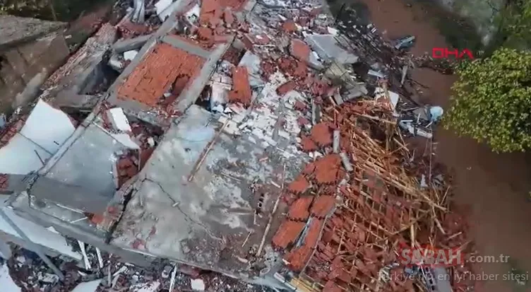 SON DAKİKA! Balıkesir Sındırgı depreminde çöken binalar böyle görüntülendi! Sabahın ilk ışıklarıyla ortaya çıktı