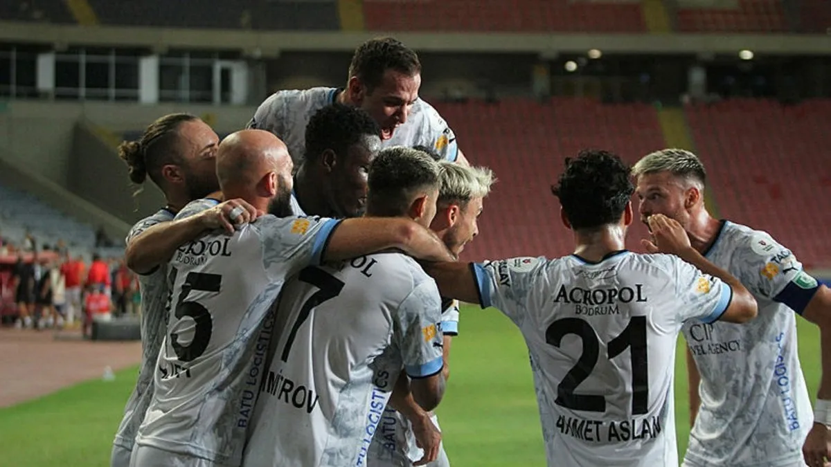 Adana Demirspor'a bir darbe de Bodrumspor'dan!