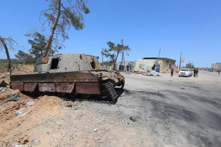 Libyalılar, Hafter milislerinin tuzakladığı patlayıcılardan temizlenen evlerine kavuşuyor