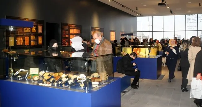 El yazması asırlık Kutsal Risalet: Yazma Mushaf Sergisi açıldı