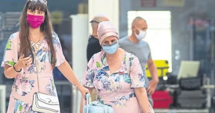 Gökten turist yağıyor