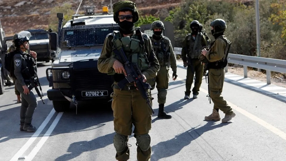 İsrail ordusu, Batı Şeria’da Filistinli ailenin evini yıktı İsrail ordusu, Batı Şeria’da Filistinli ailenin evini yıktı