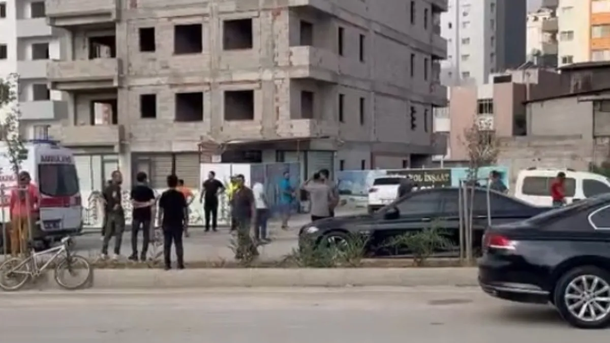 Müteahhit kendi inşaatının önünde can verdi Müteahhit kendi inşaatının önünde can verdi