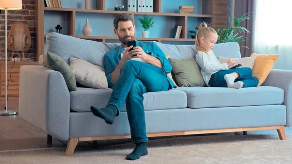 sofrada-telefon-var-sohbet-yok-1790343295397.jpeg