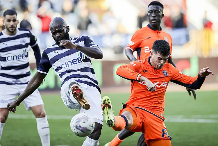 kasimpasa-basaksehir-macinin-ardindan-selcuk-inan-hakemlere-isyan-etti-1674318439929.jpg