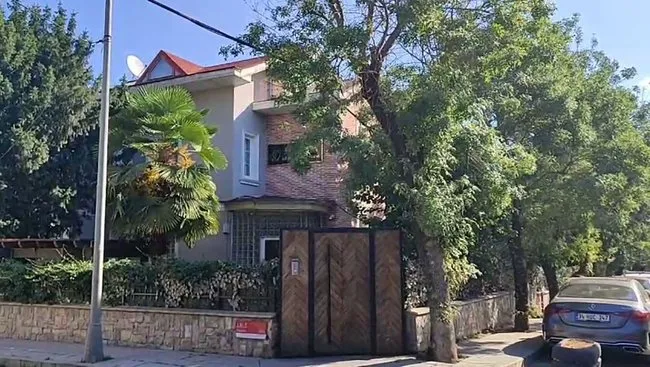 SON DAKİKA | Avukat Rezan Epözdemir siyasi ve askeri casusluk ve FETÖ’ye yardım suçlarından gözaltına alındı
