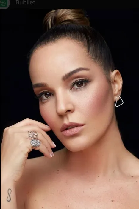 İşte evlerinde yapılan aramada ele geçirilenler: Simge Sağın, Melek Mosso ve Mustafa Ceceli dahil 9 isim gözaltında