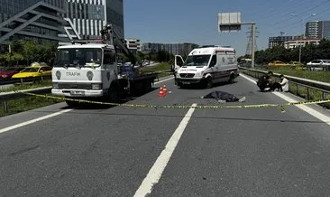İstanbul’da feci kaza: Motosikletliyle bariyerlere uçtu!