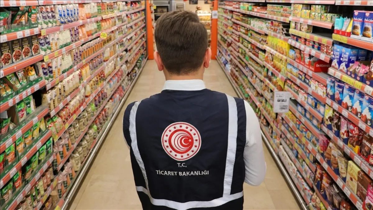 Bayram öncesi gıda denetimleri artırıldı: 1523 işletmeye 250 milyon TL ceza kesildi! Bayram öncesi gıda denetimleri artırıldı: 1523 işletmeye 250 milyon TL ceza kesildi!
