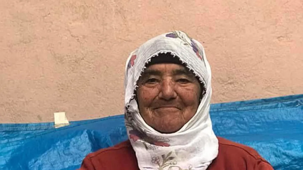 Bahçesindeki yaprakları yakmak istedi: Alevlerin arasında kalıp feci şekilde can verdi! Bahçesindeki yaprakları yakmak istedi: Alevlerin arasında kalıp feci şekilde can verdi!