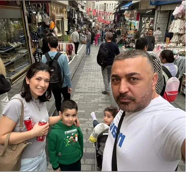 son-dakika-zehirlenme-faciasinda-baba-servet-bocek-de-hayatini-kaybetti-ailenin-kaninda-o-madde-araniyor-1763399111816.jpeg SON DAKİKA | Zehirlenme faciasında baba Servet Böcek de hayatını kaybetti! Yeni detaylar ortaya çıktı: Ailenin kanında o madde aranıyor