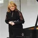 İdil Biret,ilk piyano resitalini verdi