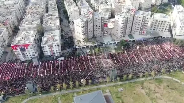 Yüzbinleri toplayacağını iddia eden CHP Genel Başkanı Kemal Kılıçdaroğlu'na Mersin'de soğuk duş