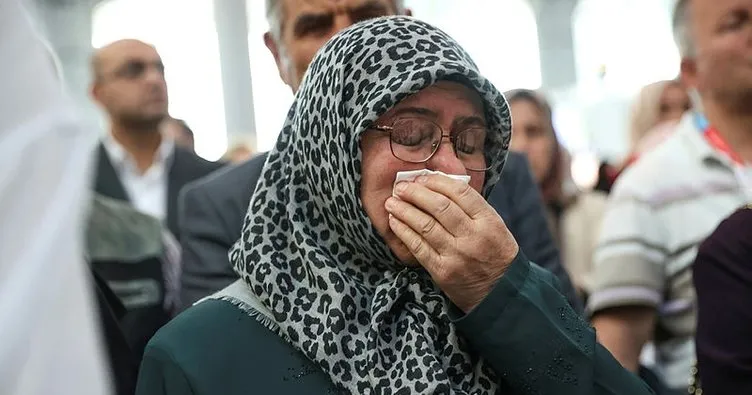 İstanbul Havalimanı’nda duygusal anlar... İlk hac kafilesi dualarla uğurlandı