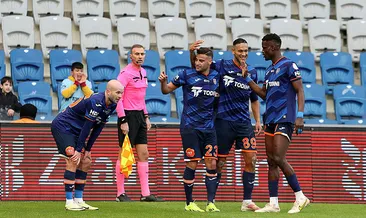 Başakşehir, İstanbulspor’u 2 golle geçti