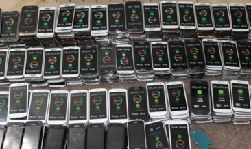 Gümrükte 20 adet kaçak cep telefonu ele geçirildi