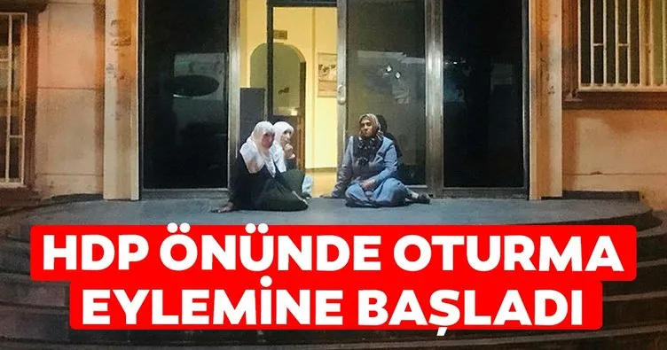 Dağa kaçırıldığını iddia ettiği oğlu için HDP önünde oturma eylemine başladı