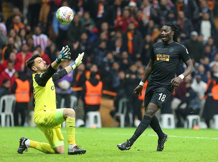 Son dakika Galatasaray haberi: İmzalar sonrası bir bomba daha! İşte Aslan'ın 7. transferi...