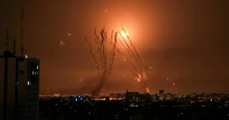 Demir Kubbe delik deşik