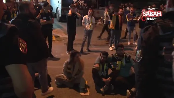 Fenerbahçeli taraftarlar oturma eylemi yaptı | Video