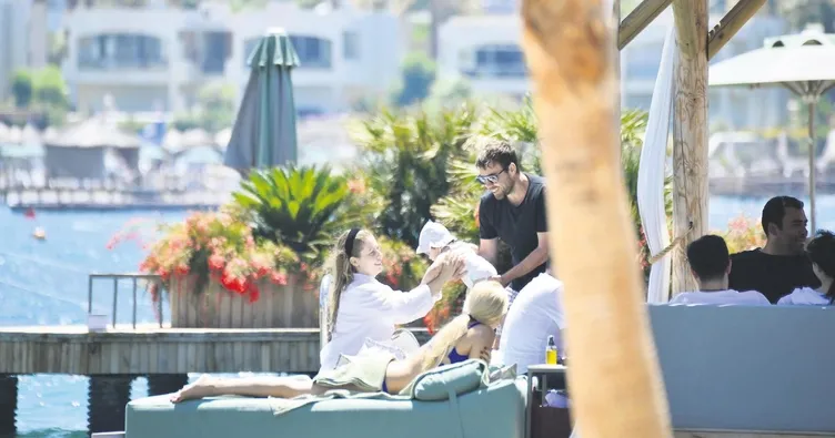 Baldız ve yeğenle tatilde