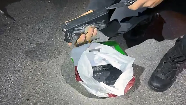 Yolcu otobüsünün motor kısmından bakın ne çıktı: 4.2 milyon lira değerinde!