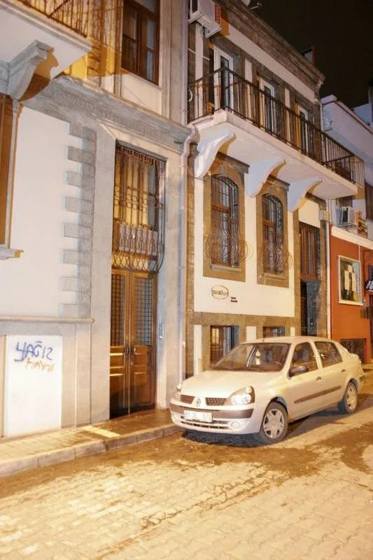 Nevzat Şakar'a silahlı saldırı