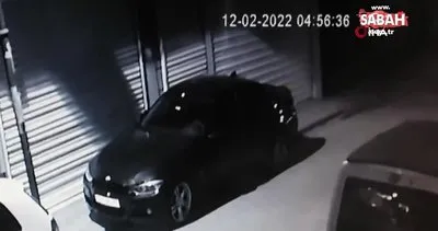 Dirseğiyle lüks otomobilin camını kırıp, hayalet göstergesini çaldılar | Video
