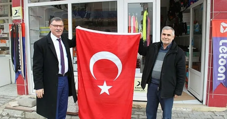 Vezirhan Türk bayrakları ile donatılıyor