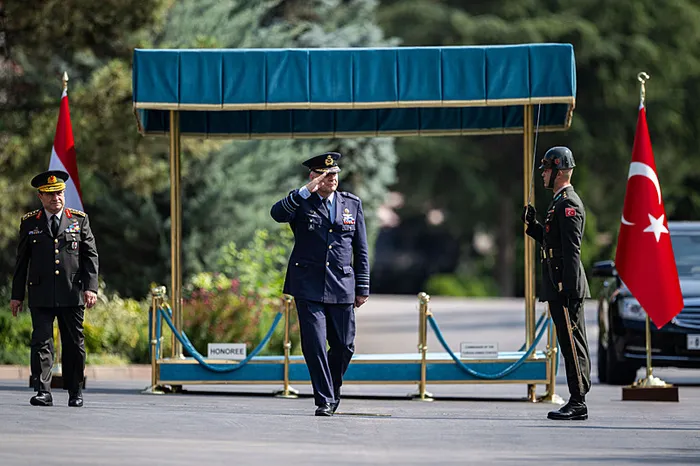 1783246451422.jpg NATO zirvesi öncesi Hollanda’dan dikkat çeken mesaj: ABD çekilirken Türkiye’ye ihtiyaç duyacağız