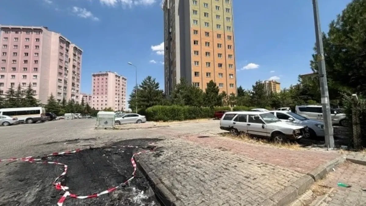 Başkentte korku dolu anlar! Kız arkadaşının iş yerini ve otomobilini ateşe verip pompalıyla ateş açtı Başkentte korku dolu anlar! Kız arkadaşının iş yerini ve otomobilini ateşe verip pompalıyla ateş açtı