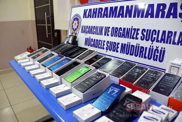 Kahramanmaraş'ta seyyar satıcıda yakalanan kaçak cep telefonları şaşırttı