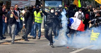 Paris’te sokaklar karıştı!