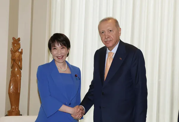 baskan-erdogandan-new-yorkta-pes-pese-diplomasi-trafigi-1790106595988.jpg