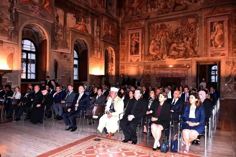 Vatikan’a ait sarayda Kur’an ve ezan okundu, iftar yapıldı