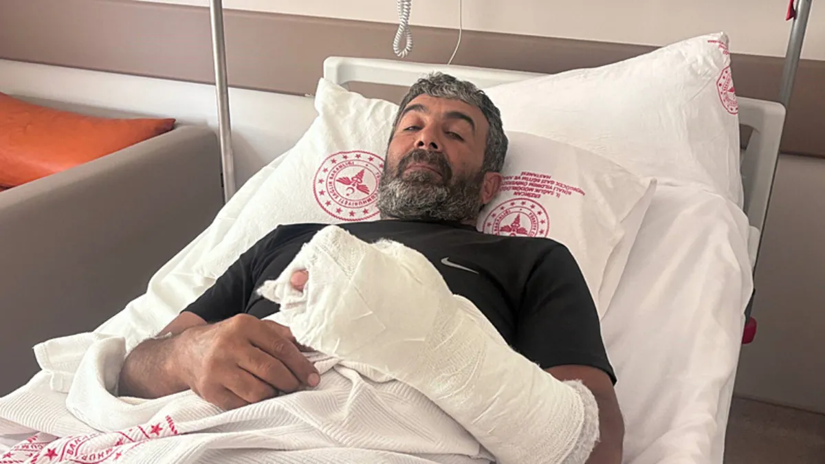 Ayı saldırısından kurtulan çiftçi dehşet anlarını anlattı: “Elimi parçaladı, parmaklarım kırıldı” Ayı saldırısından kurtulan çiftçi dehşet anlarını anlattı: “Elimi parçaladı, parmaklarım kırıldı”