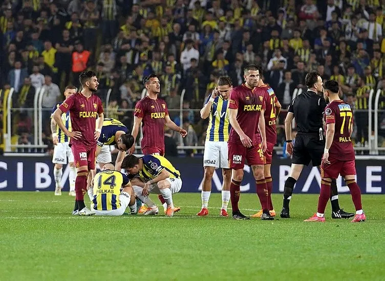 Fenerbahçe’de Dimitris Pelkas maça devam edemedi! Gözyaşlarıyla sahayı terk etti...