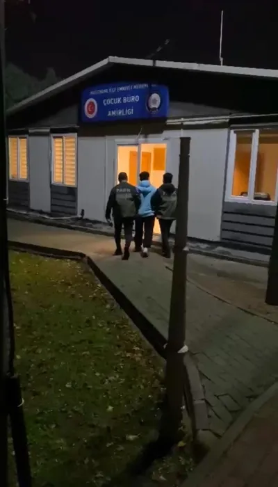 İstanbul’da film gibi hırsızlık: Hem çaldı hem kaydettirdi!