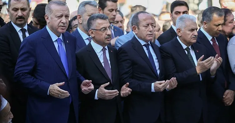 Cumhurbaşkanı Erdoğan, Akbaşoğlu’nun annesinin cenazesine katıldı