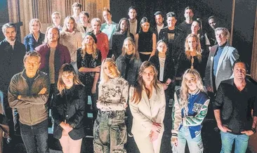 30 şarkıcı depremzedeler için buluştu