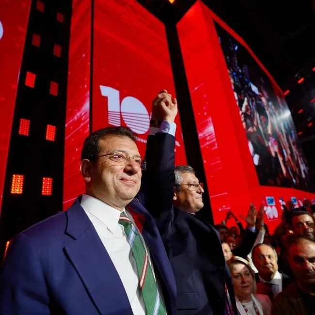 chpnin-ardindan-iyi-partide-para-iddiasi-secilmek-icin-para-teklif-ediyorlar-1761851323863.jpg CHP’nin ardından İYİ Parti’de para iddiası!