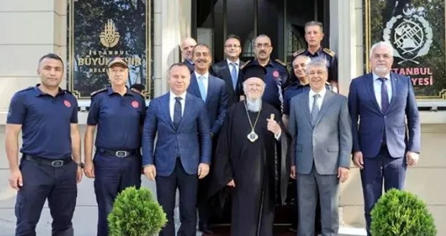 Dunya selma Patrik Bartholomeos’tan İtfaiye erlerine teşekkür ziyareti - News.HasCoding