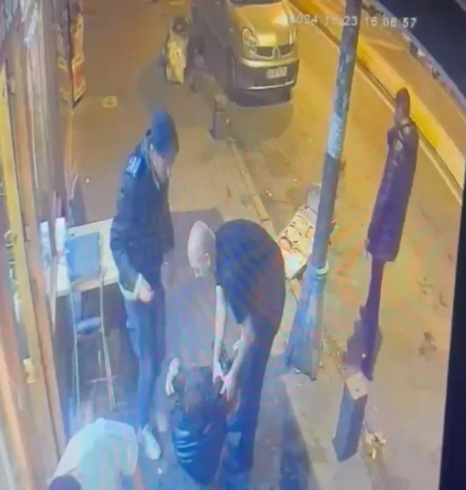İstanbul’da akılalmaz olay: Küfür nedeniyle tartıştı: Kendi bacağını vurdu!