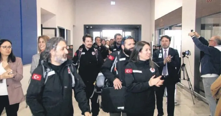 Beyaz kıtaya giden bilim ekibi Türkiye’ye döndü
